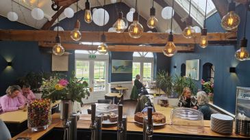 Driegangen diner of lunch in restaurant de Vang
